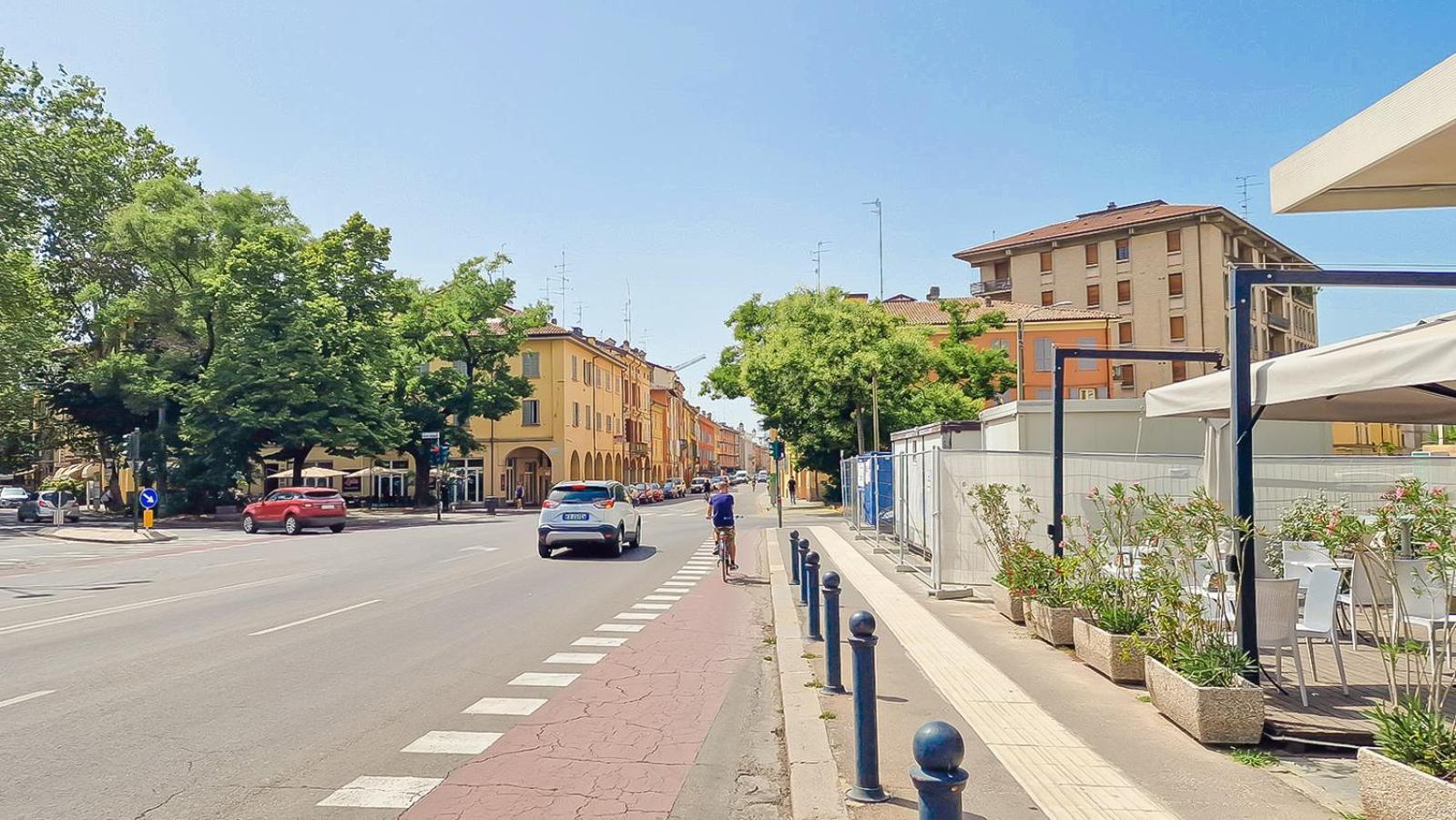 Alle Porte Del Centro - Guest House - Reggio Emilia - Ingresso Centro Storico - Parcheggio Gratuito מראה חיצוני תמונה