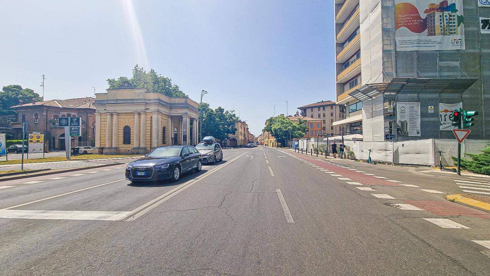 Alle Porte Del Centro - Guest House - Reggio Emilia - Ingresso Centro Storico - Parcheggio Gratuito מראה חיצוני תמונה